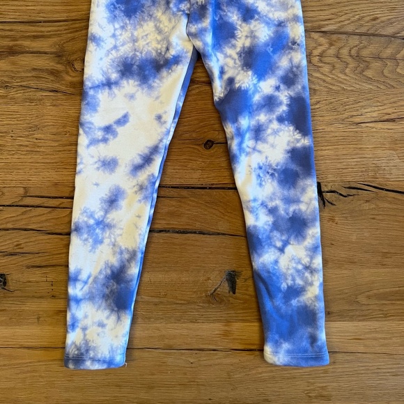 GAP. Size S (girls), NWOT fleece lined blue & white tie dye leggings. - Picture 5 of 6